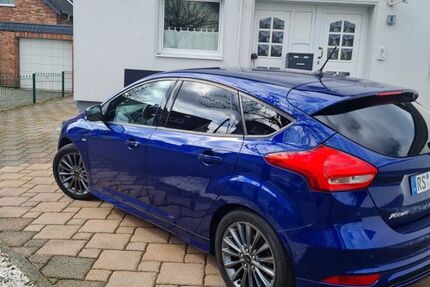Ford Focus 79.622 km 10.900 &euro; Remscheid 42855