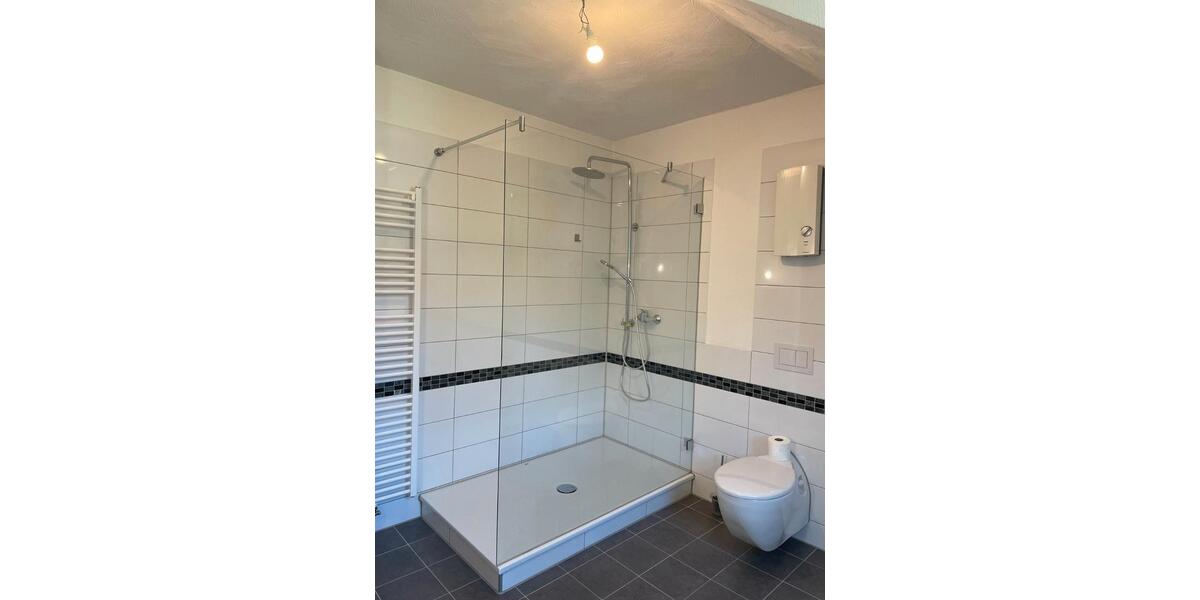 Dachgeschoßwohnung Essen Stadtbezirk VI - 3.5 Zimmer, 85 m&sup2;, 650&euro; | Angebot:26491237