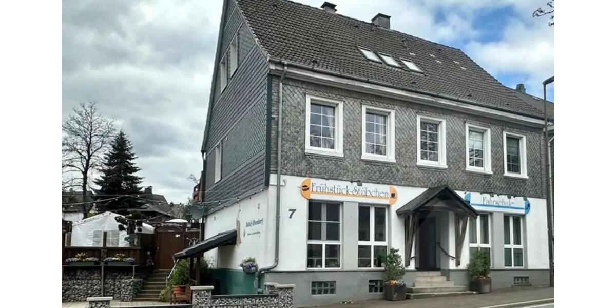 Einfamilienhaus Halver - 8 Zimmer, 340 m&sup2;, 380.000&euro; | Angebot:26019734