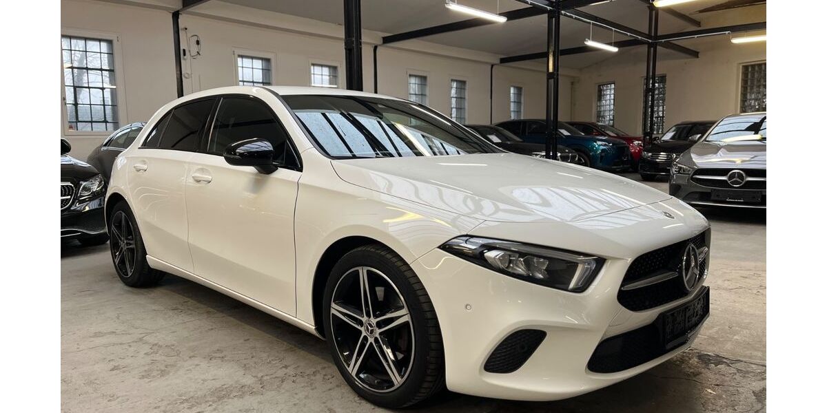 Mercedes-Benz A 200 67.000 km 19.870 &euro; Velbert 42551