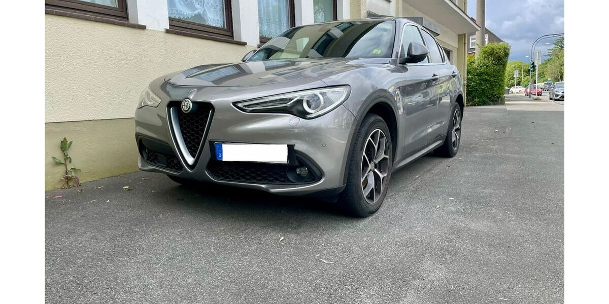 Alfa Romeo Stelvio 97.000 km 19.900 &euro; Wuppertal 42287