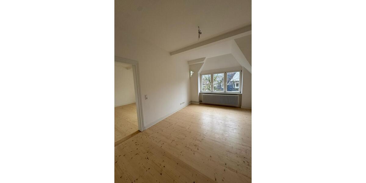 Etagenwohnung Wuppertal Arrenberg - 3.5 Zimmer, 109 m&sup2;, 1.350&euro; | Angebot:26605400
