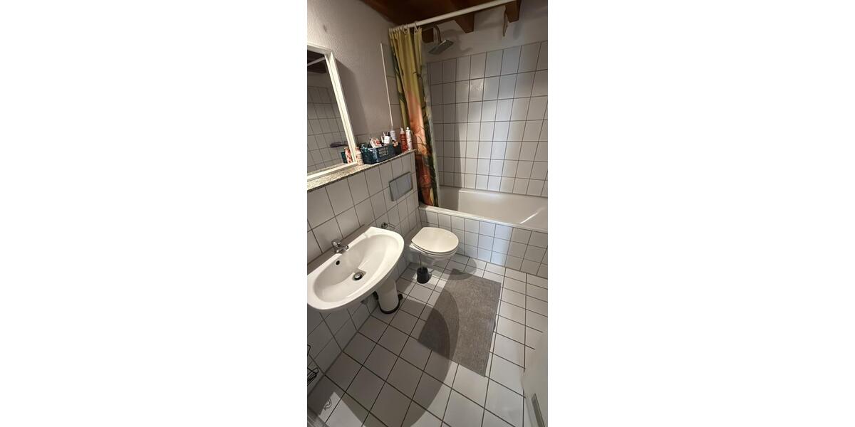 Etagenwohnung Düsseldorf Oberbilk - 4 Zimmer, 95 m&sup2;, 1.277&euro; | Angebot:26442793
