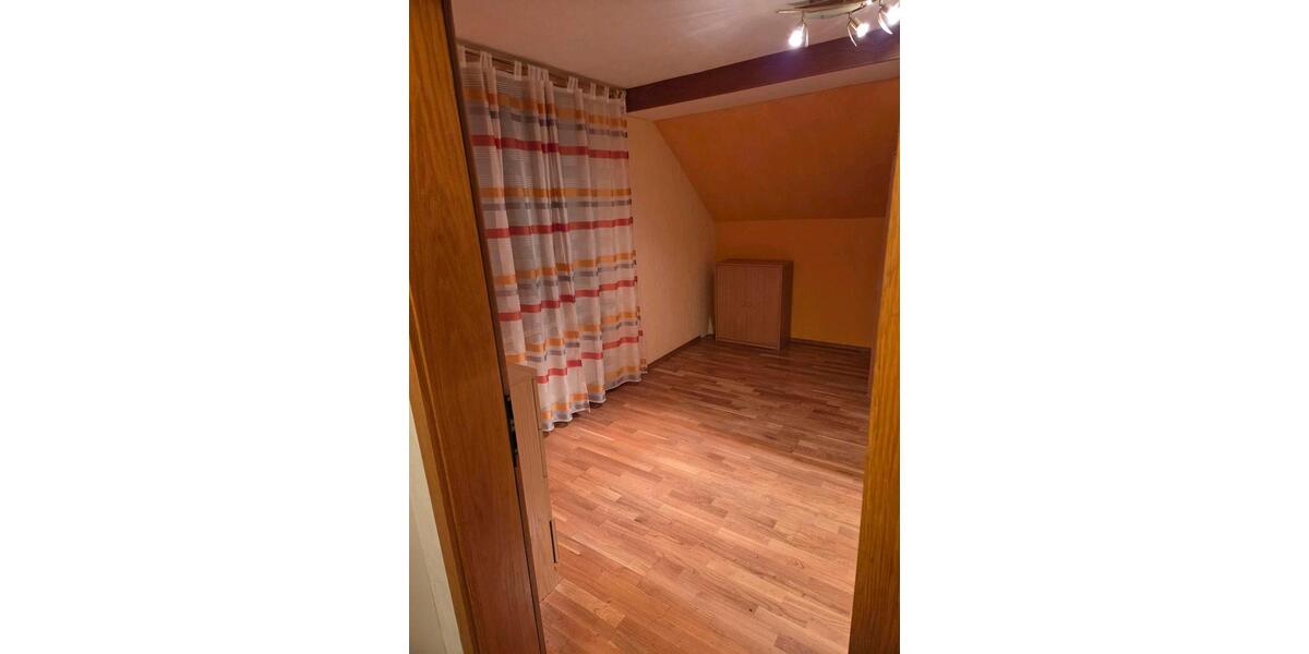 Dachgeschoßwohnung Haan - 2 Zimmer, 70 m&sup2;, 850&euro; | Angebot:26482603