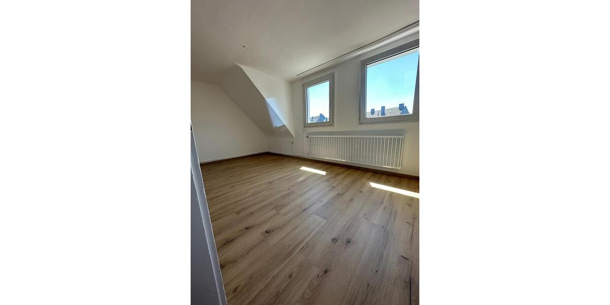 Dachgeschoßwohnung Remscheid - 2 Zimmer, 54 m&sup2;, 440&euro; | Angebot:26560267
