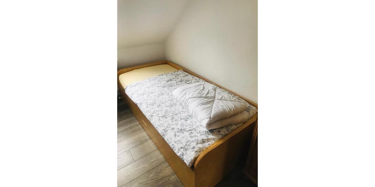Dachgeschoßwohnung Gelsenkirchen Gelsenkirchen-Mitte - 1 Zimmer, 25 m&sup2;, 450&euro; | Angebot:25875972
