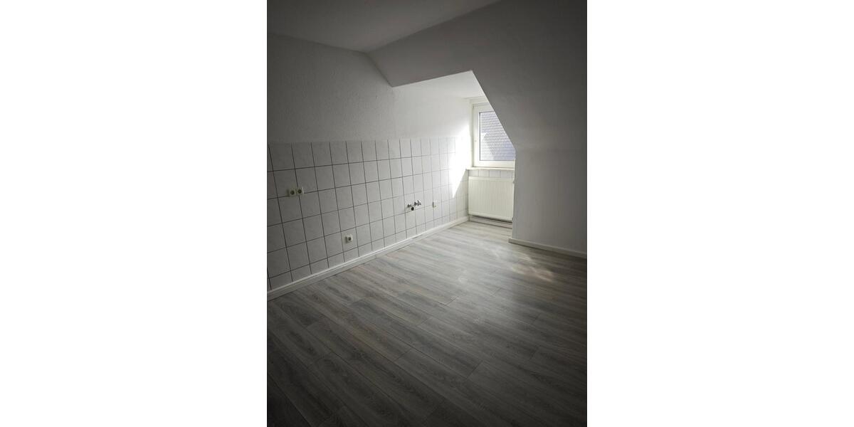 Dachgeschoßwohnung Gelsenkirchen Ückendorf - 4.5 Zimmer, 71 m&sup2;, 490&euro; | Angebot:26534184