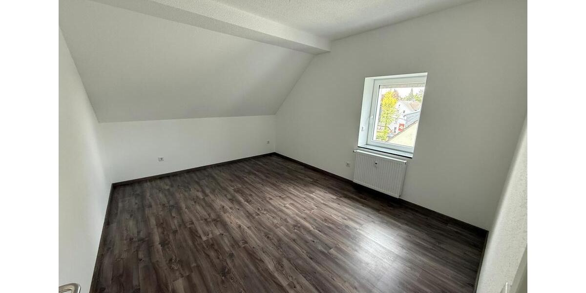 Dachgeschoßwohnung Remscheid Gemarkung Bergisch Born - 2 Zimmer, 75 m&sup2;, 600&euro; | Angebot:26515545