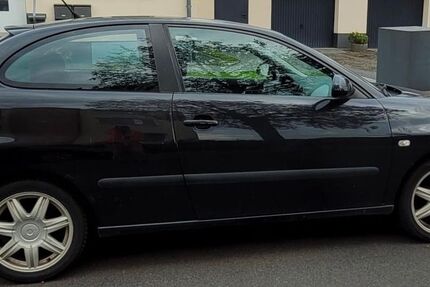 Seat Ibiza 222.222 km 1.499 &euro; DÜSSELDORF 40597