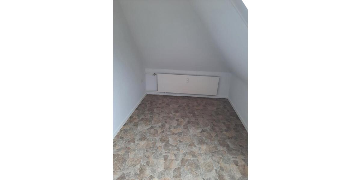 Dachgeschoßwohnung Hattingen - 3.5 Zimmer, 67 m&sup2;, 600&euro; | Angebot:26022723