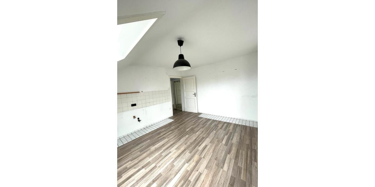 Dachgeschoßwohnung Mülheim an der Ruhr Menden-Holthausen - 2.5 Zimmer, 60 m&sup2;, 510&euro; | Angebot:25999447