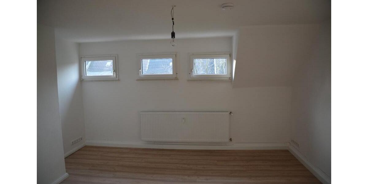 Dachgeschoßwohnung Essen Stadtbezirk III - 4 Zimmer, 58 m&sup2;, 580&euro; | Angebot:26494648