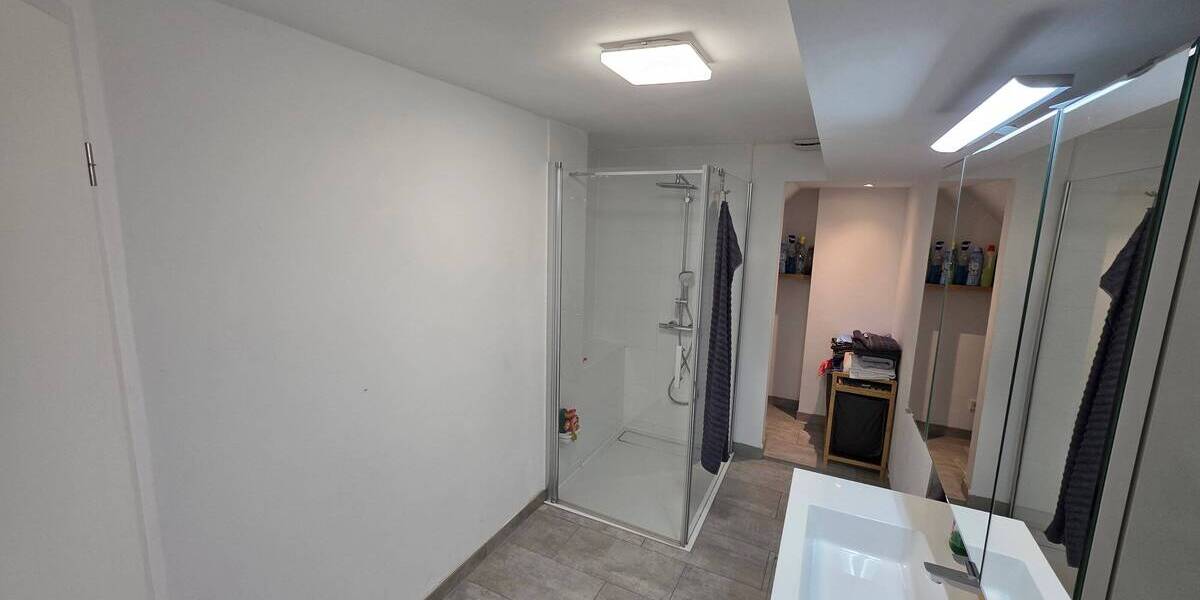 Doppelhaushälfte Velbert Kostenberg - 9 Zimmer, 259 m&sup2;, 650.000&euro; | Angebot:25680192