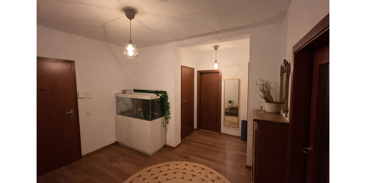 Etagenwohnung Radevormwald - 1 Zimmer, 82 m&sup2;, 585&euro; | Angebot:25174373