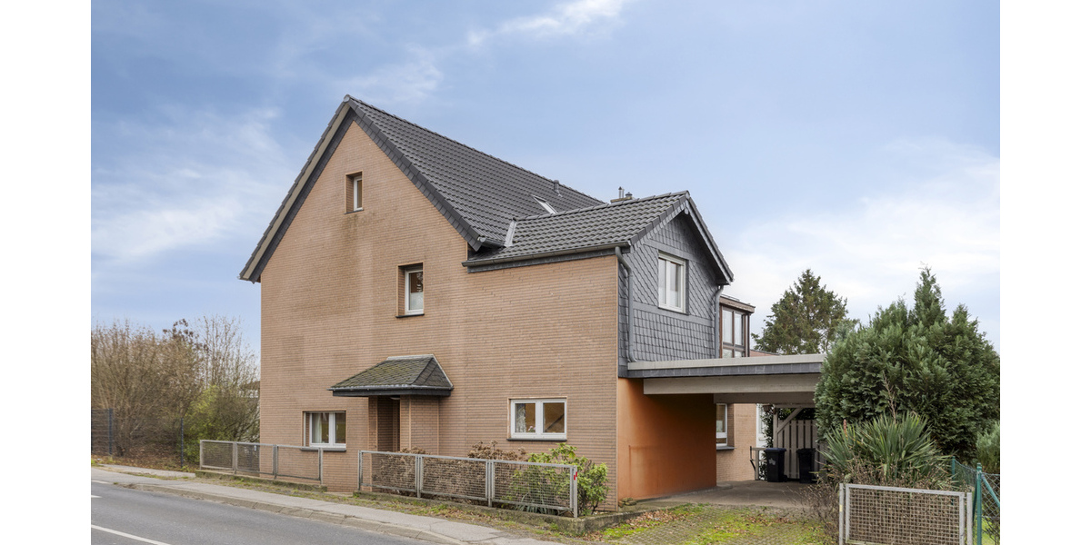 Großzügiges Ein- oder Zweifamilienhaus mit Charme, Gartenparadies & vielen Möglichkeiten - Einfamilienhaus Leichlingen | Angebot:25269338