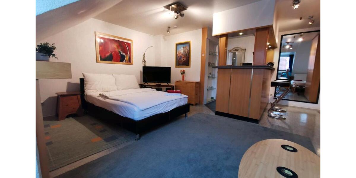 Dachgeschoßwohnung Essen Stadtbezirk III - 1 Zimmer, 1.150&euro; | Angebot:21475721