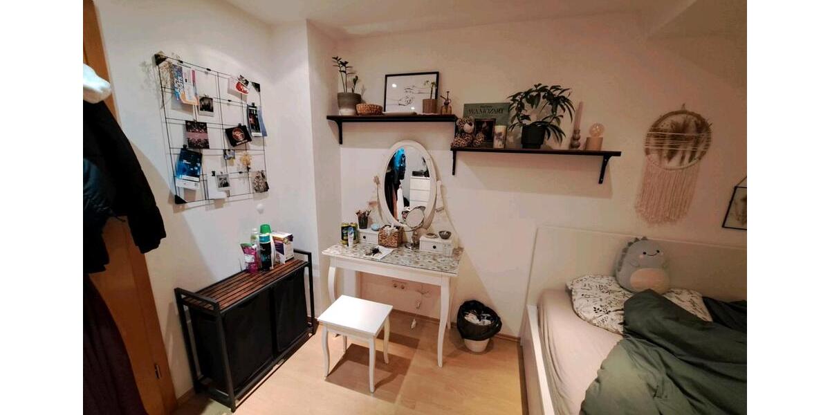 Maisonettenwohnung Essen Stadtbezirk III - 4 Zimmer, 12 m&sup2;, 500&euro; | Angebot:25052510