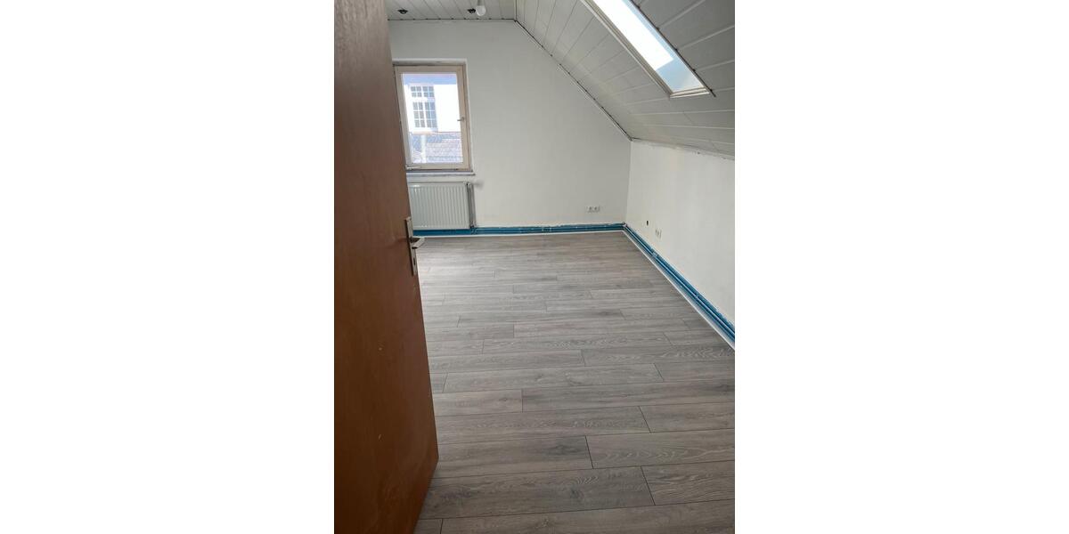 Dachgeschoßwohnung Schalksmühle - 5 Zimmer, 110 m&sup2;, 750&euro; | Angebot:25921610