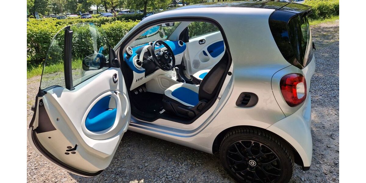 Smart ForTwo 78.000 km 9.788 &euro; Solingen 42653