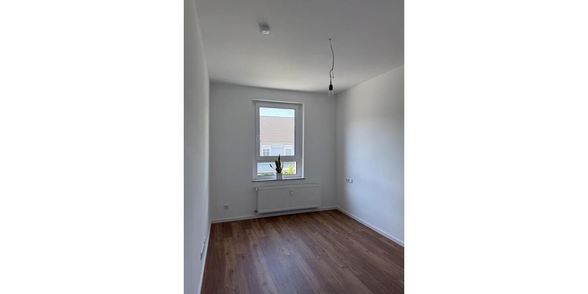 Terrassenwohnung Langenfeld (Rheinland) - 2 Zimmer, 85 m&sup2;, 1.250&euro; | Angebot:26588048