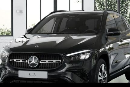 Mercedes-Benz GLA 180 9.900 km 45.490 &euro; Düsseldorf 40470
