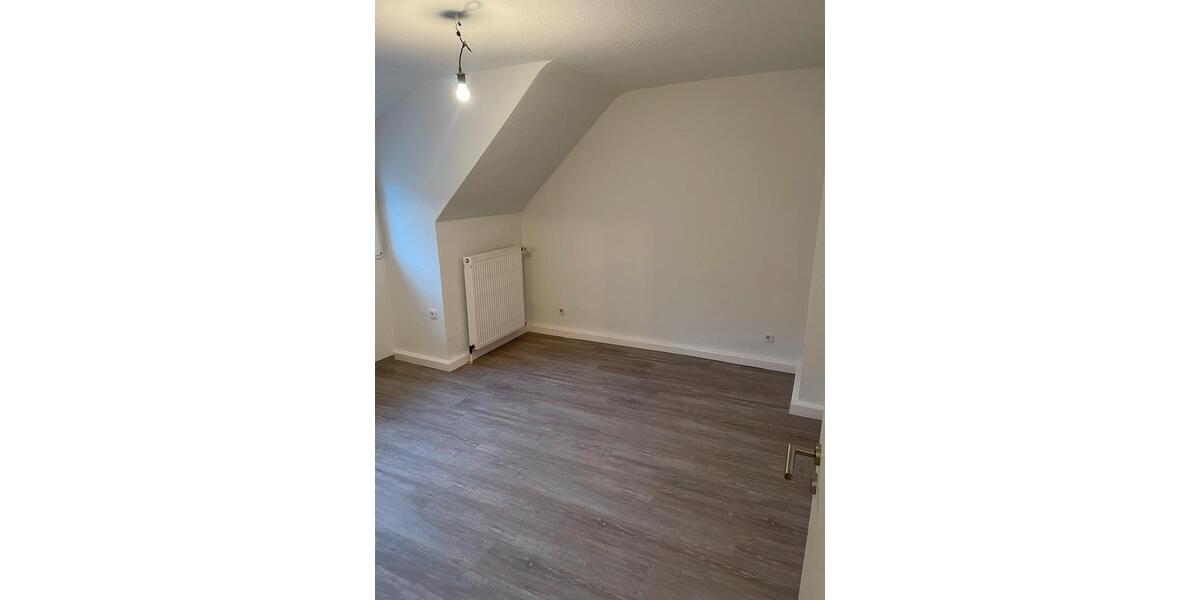 Dachgeschoßwohnung Wuppertal Gemarkung Elberfeld - 3 Zimmer, 76 m&sup2;, 880&euro; | Angebot:25394222