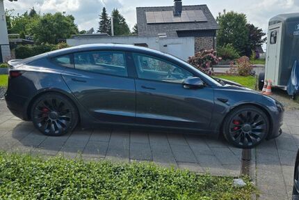 Tesla Model 3 31.772 km 32.000 &euro; Leichlingen 42799