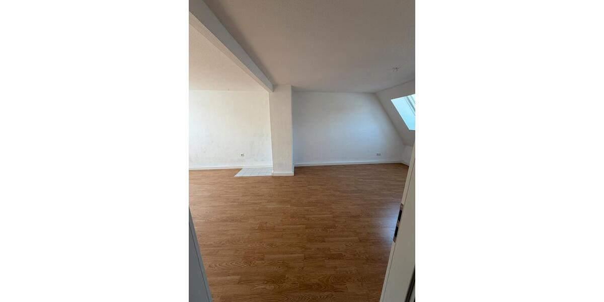 Dachgeschoßwohnung Remscheid - 2.5 Zimmer, 55 m&sup2;, 608&euro; | Angebot:26521339