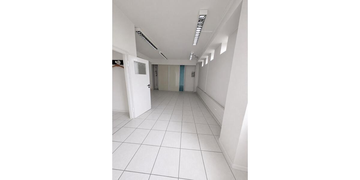 Etagenwohnung Bochum Günnigfeld - 3 Zimmer, 155 m&sup2;, 1.550&euro; | Angebot:26626433