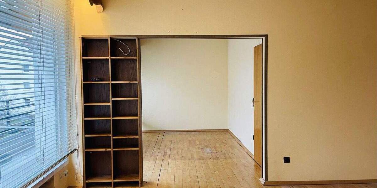 Etagenwohnung Düsseldorf Eller - 3 Zimmer, 90 m&sup2;, 329.000&euro; | Angebot:25738217