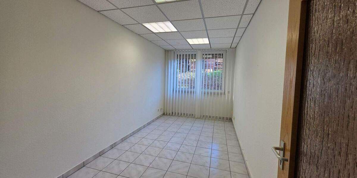 Gewerbeobjekt Velbert Mitte - 7 Zimmer, 210 m&sup2;, 1.600&euro; | Angebot:25774765