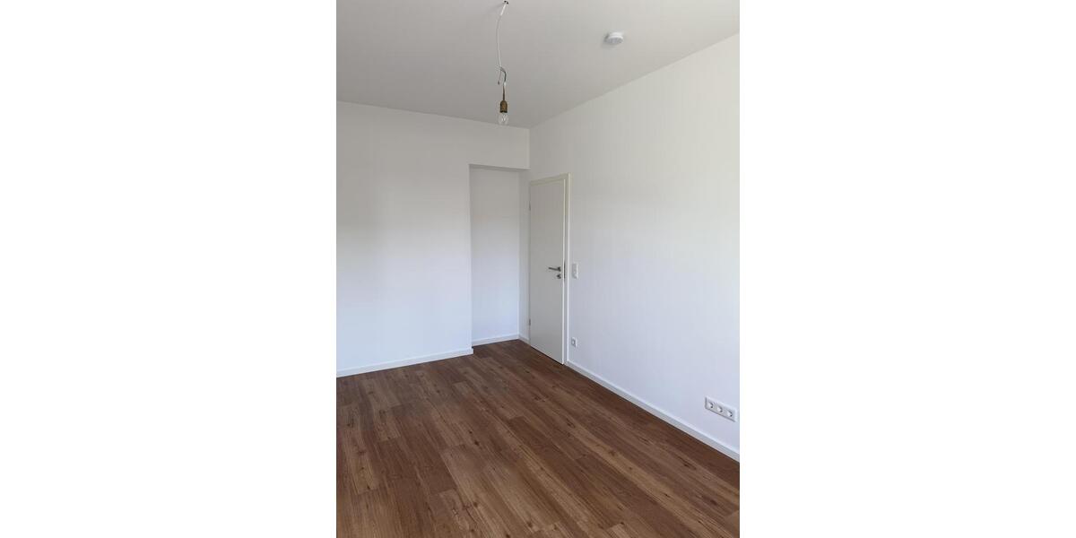 Terrassenwohnung Langenfeld (Rheinland) - 2 Zimmer, 85 m&sup2;, 1.250&euro; | Angebot:26588048