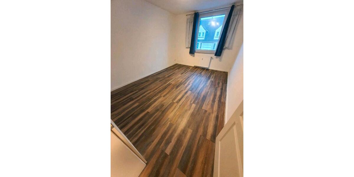 Etagenwohnung Essen Stadtbezirk III - 5 Zimmer, 134 m&sup2;, 1.480&euro; | Angebot:25933982