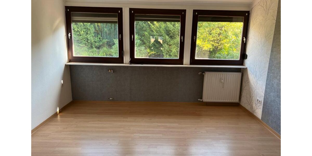 Dachgeschoßwohnung Ennepetal - 2.5 Zimmer, 100 m&sup2;, 980&euro; | Angebot:25903473
