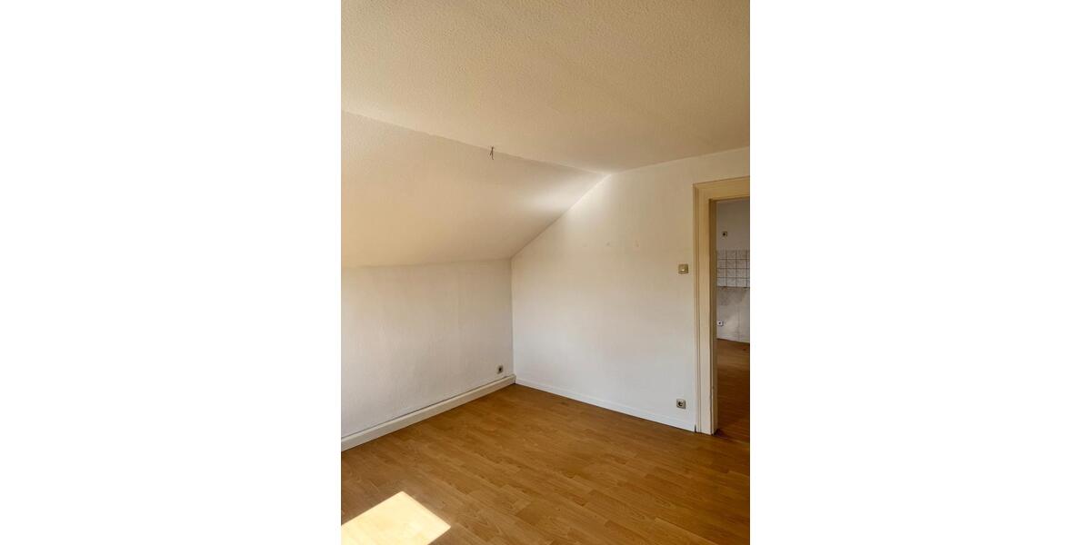 Dachgeschoßwohnung Hattingen - 3 Zimmer, 61 m&sup2;, 385&euro; | Angebot:26612580