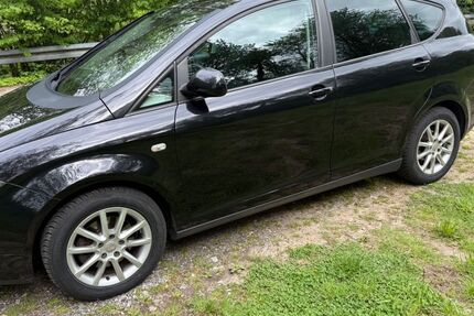 Seat Altea 210.000 km 2.950 &euro; Solingen 42659