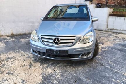 Mercedes-Benz B 200 179.556 km 2.900 &euro; Solingen 42653