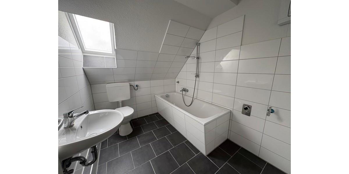 Dachgeschoßwohnung Essen Stadtbezirk V - 2 Zimmer, 57 m&sup2;, 484&euro; | Angebot:23677687