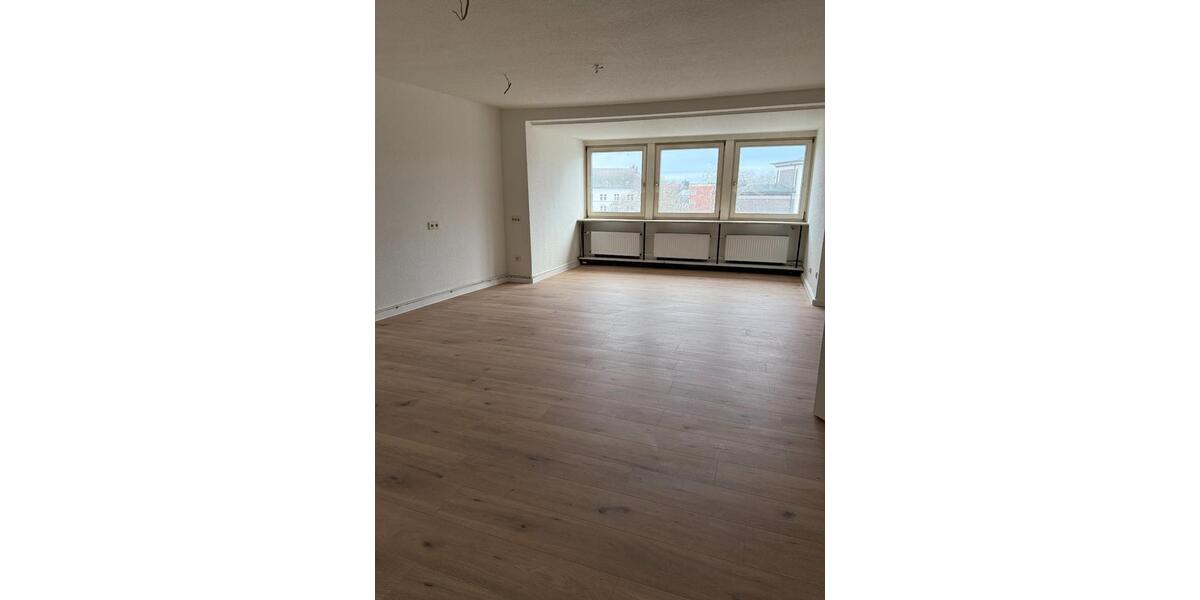 Dachgeschoßwohnung Gelsenkirchen - 2 Zimmer, 85 m&sup2;, 460&euro; | Angebot:25418936
