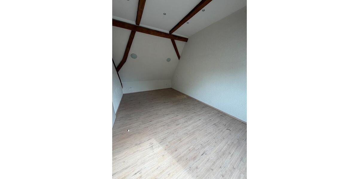 Dachgeschoßwohnung Ennepetal - 3 Zimmer, 106 m&sup2;, 900&euro; | Angebot:26614634