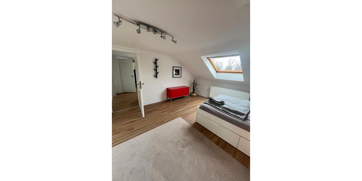 Dachgeschoßwohnung Essen Stadtbezirk II - 2.5 Zimmer, 55 m&sup2;, 890&euro; | Angebot:26007077