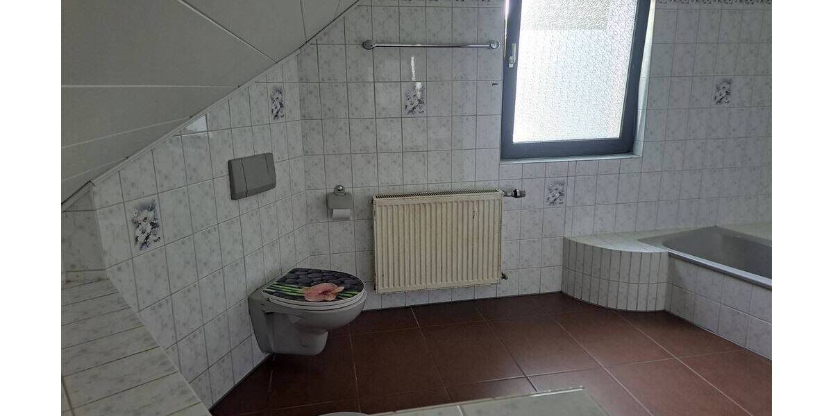 Mehrfamilienhaus, Wohnhaus Kürten - 7 Zimmer, 186 m&sup2;, 350.000&euro; | Angebot:25699790