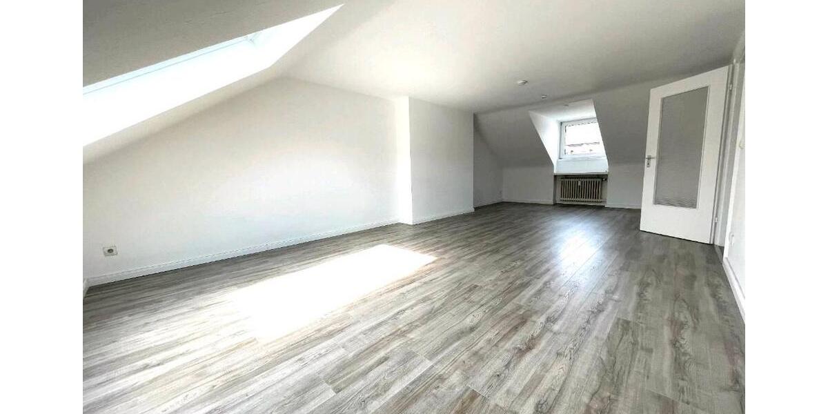 Dachgeschoßwohnung Heiligenhaus - 2.5 Zimmer, 49 m&sup2;, 570&euro; | Angebot:26606763
