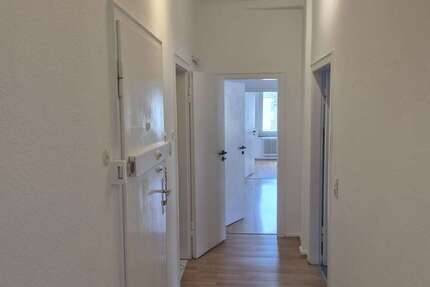Wohnung Düsseldorf Oberbilk - 3 Zimmer, 68 m&sup2;, 820&euro; | Angebot:27077810
