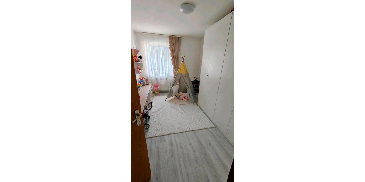 Etagenwohnung Wermelskirchen - 4 Zimmer, 92 m&sup2;, 1.429&euro; | Angebot:26008488