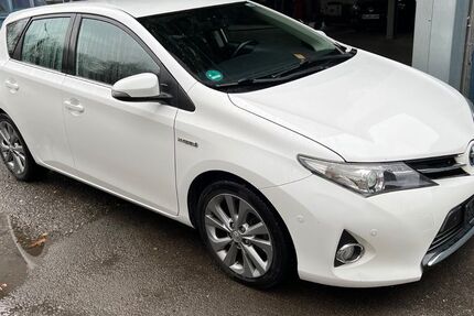 Toyota Auris 140.000 km 8.750 &euro; Wuppertal 42389