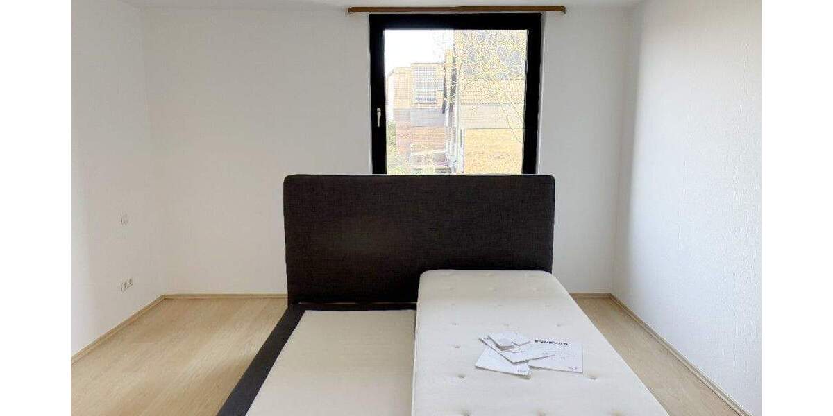 Etagenwohnung Düsseldorf Benrath - 3 Zimmer, 92 m&sup2;, 1.050&euro; | Angebot:25880128