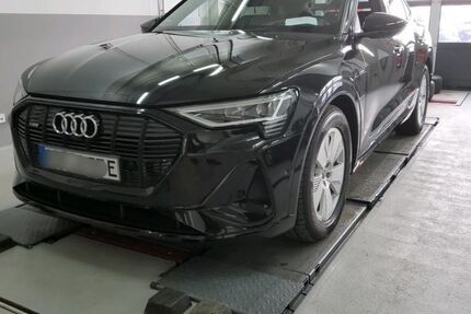 Audi e-tron 38.443 km 36.640 &euro; Hagen 58091