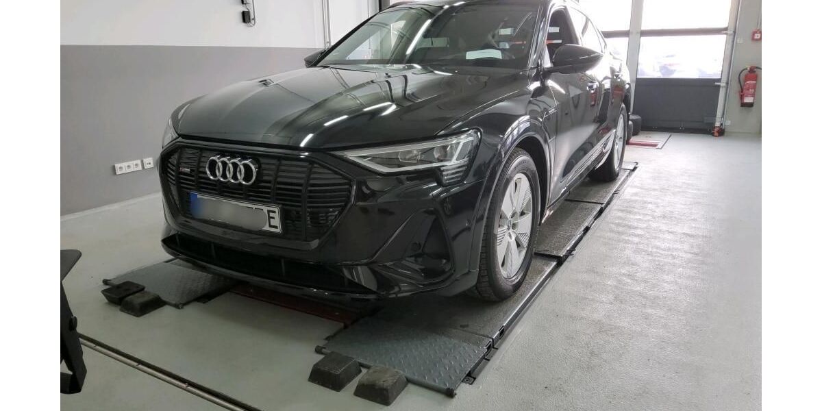 Audi e-tron 38.443 km 36.640 &euro; Hagen 58091