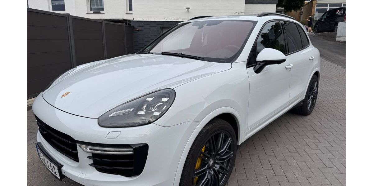 Porsche Cayenne 84.000 km 56.490 &euro; Remscheid 42857